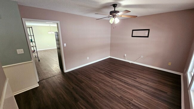 Building Photo - 4 BR 2 BA Southwest