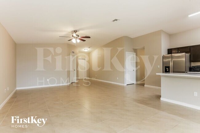 Building Photo - 1810 SW Starman Ave