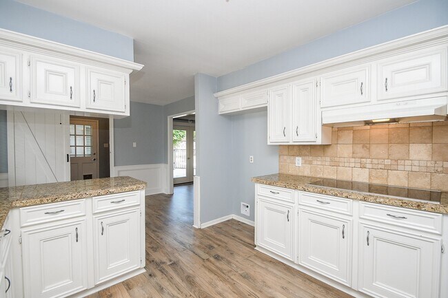 Building Photo - 1711 Earl of Dunmore St