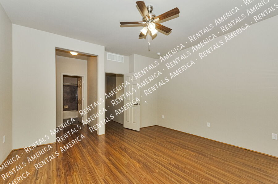 Building Photo - 402 E Croydon Park Rd