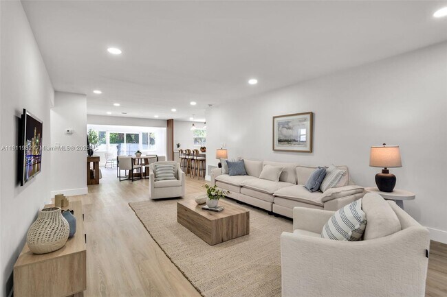 Building Photo - 3920 Hayes St