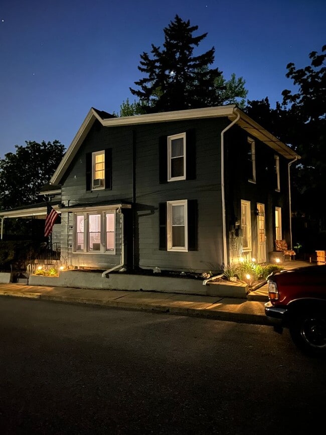 Building Photo - 4 Bedroom Single Family Home in Susquehanna Township