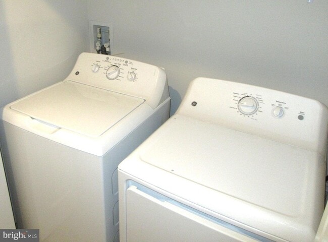 Building Photo - 19 Karina Ct