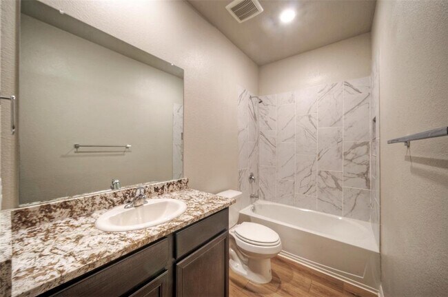 Building Photo - 249 Mount Vernon Way