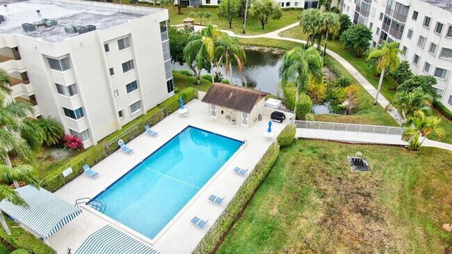 Building Photo - 3138 Via Poinciana