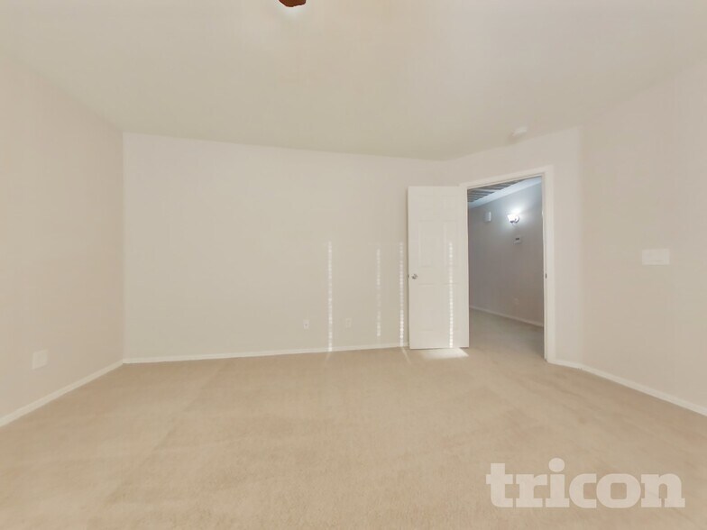 Building Photo - 3017 N 89th Dr