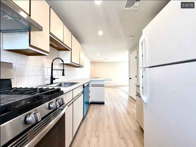 Building Photo - 1063 Tacoma St