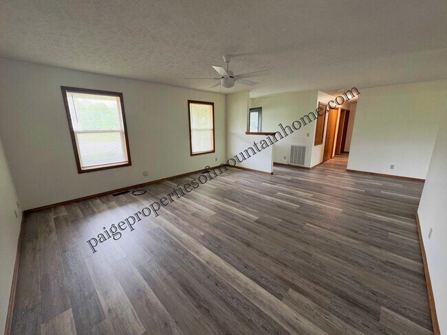 Building Photo - 313 Bomber Blvd