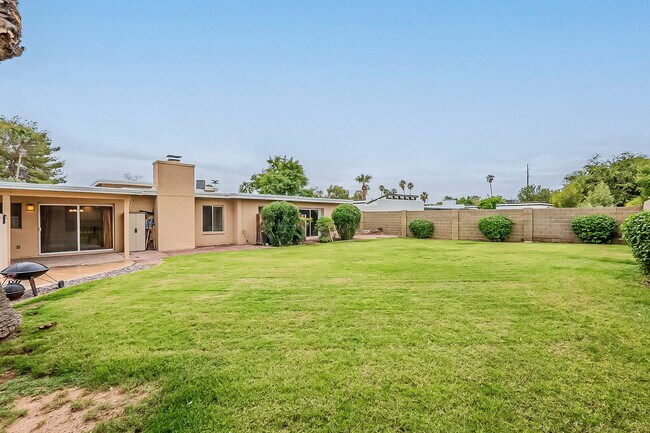 Building Photo - 85254! Four Beds with POOL!