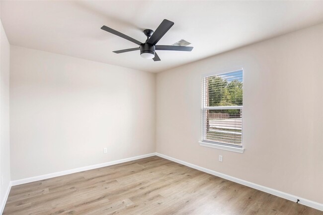 Building Photo - 322 Carlos Leal Dr