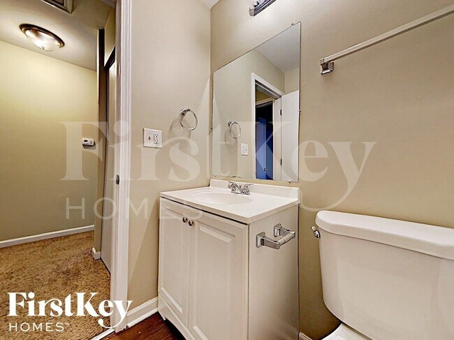 Building Photo - 1838 Ashwood Ln