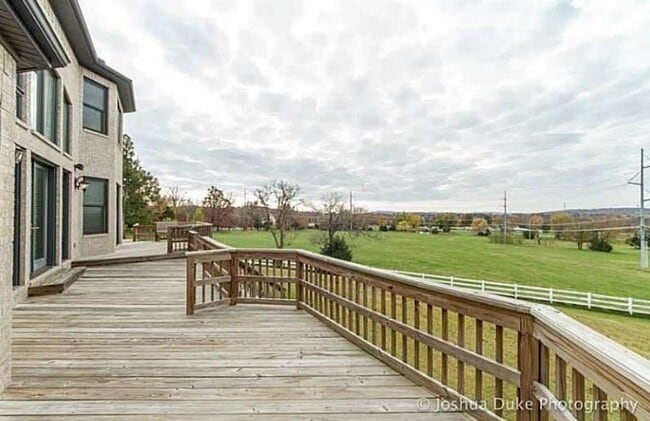 Building Photo - 3189 N Blue Star Dr