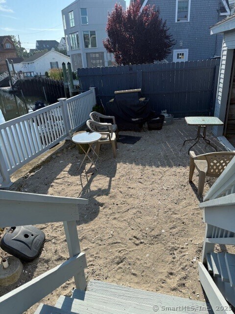 Building Photo - 2144 Fairfield Beach Rd