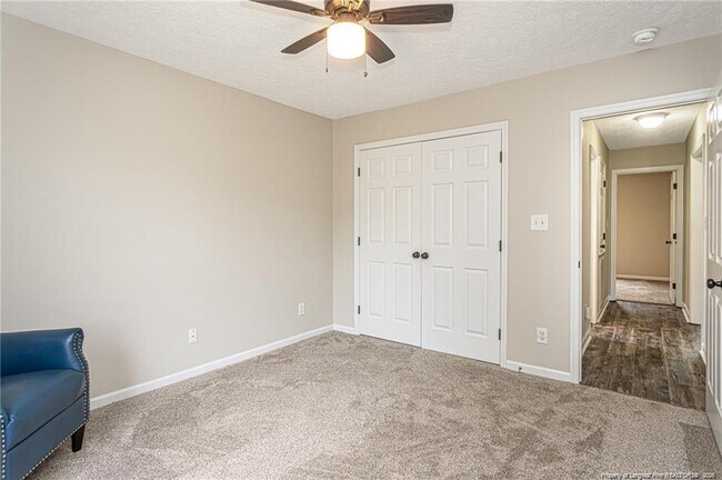 Building Photo - 402 Roundtree Dr