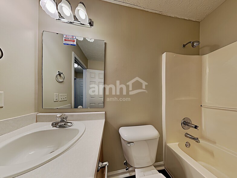 Building Photo - 4803 Oakton Way