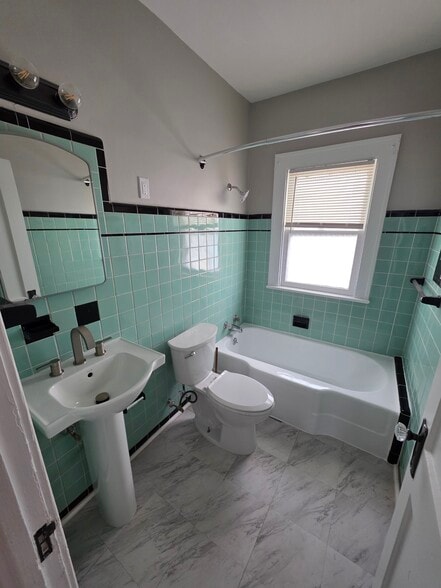 1648 Bathroom 2 - 1646 Waterbury Rd