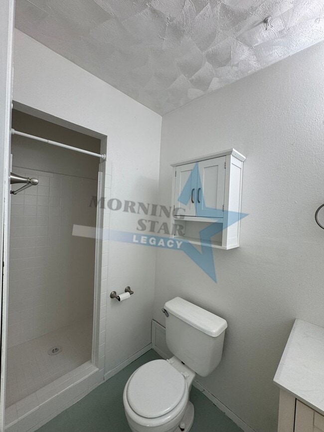 Building Photo - 3-Bedroom Home - True Desert Living!