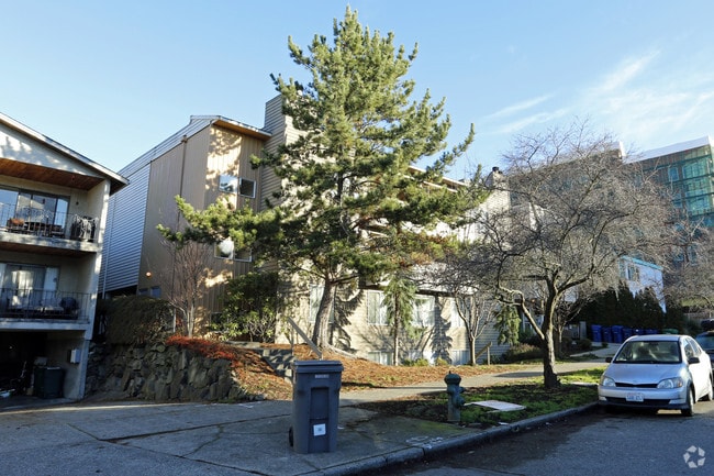 Building Photo - Pacific Apartments