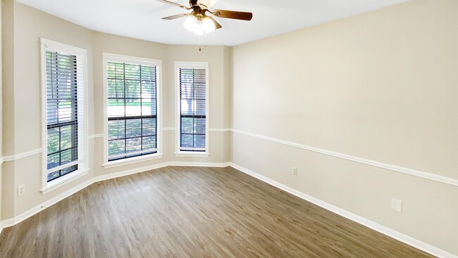 Building Photo - 2901 Pueblo Ct S