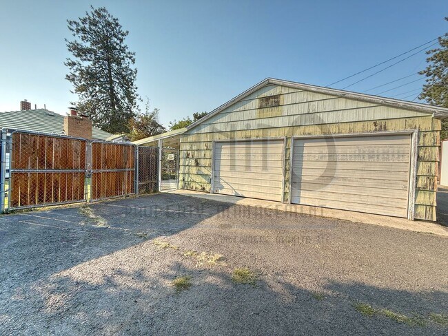Building Photo - Updated Shadle Park Home