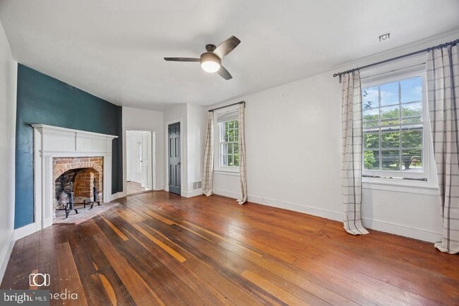 Building Photo - 547 Concord Rd