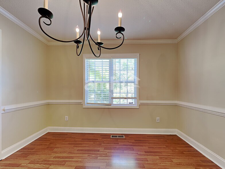 Building Photo - 6217 Highland Brook Dr