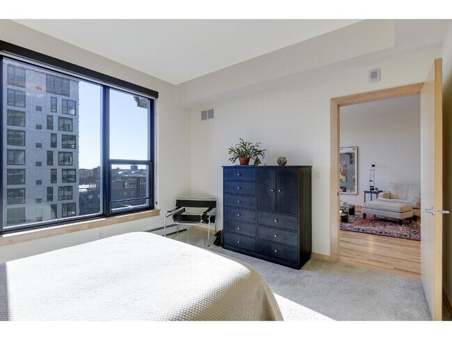 Building Photo - 740 Portland Ave