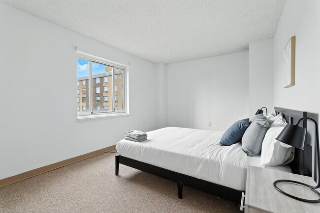 Building Photo - 1711 Bellevue Ave