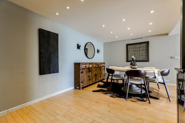 Building Photo - 1212 N Lake Shore Dr