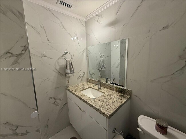 Building Photo - 27 Laredo Pl