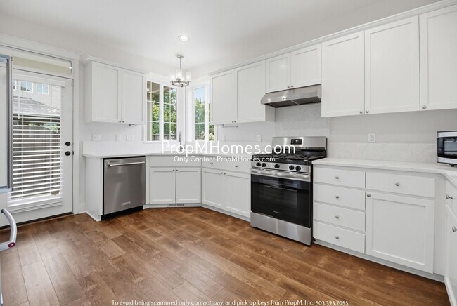 Building Photo - 11641 SW Grenoble St