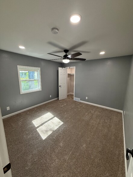 Building Photo - 617 S Hastings Way