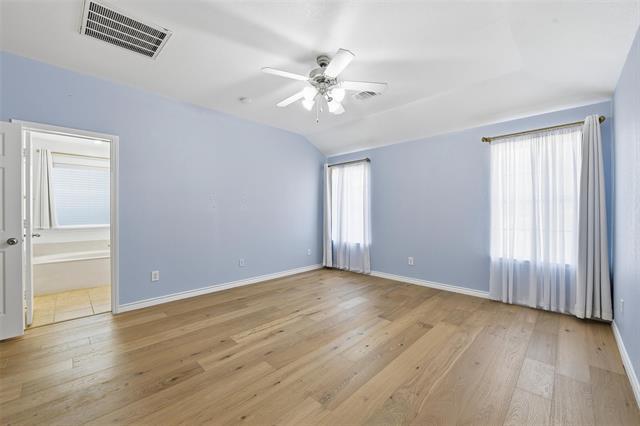 Building Photo - 835 Evergreen Ln