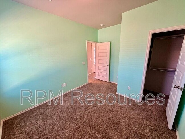 Building Photo - 3809 Brougham Way