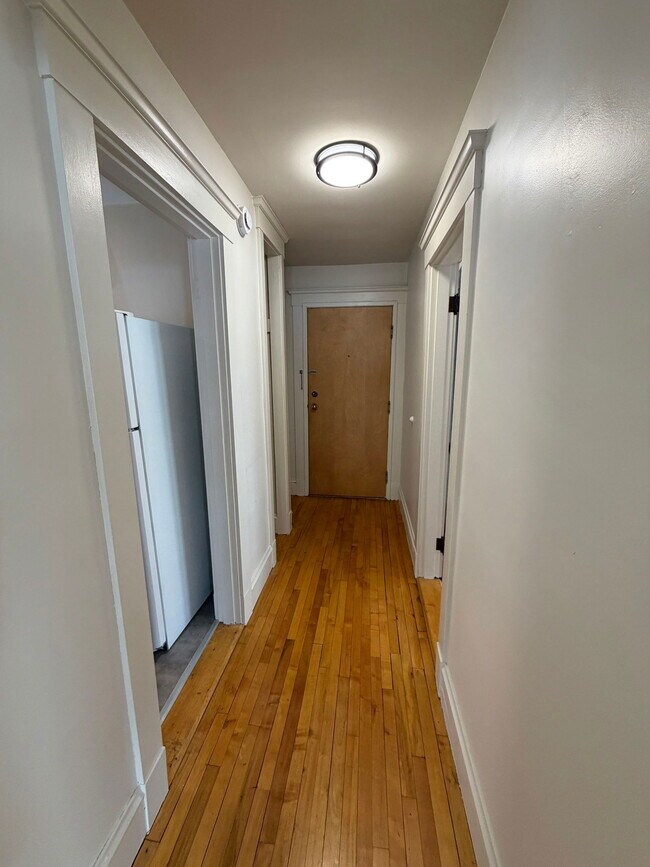 Building Photo - 248 N Main St