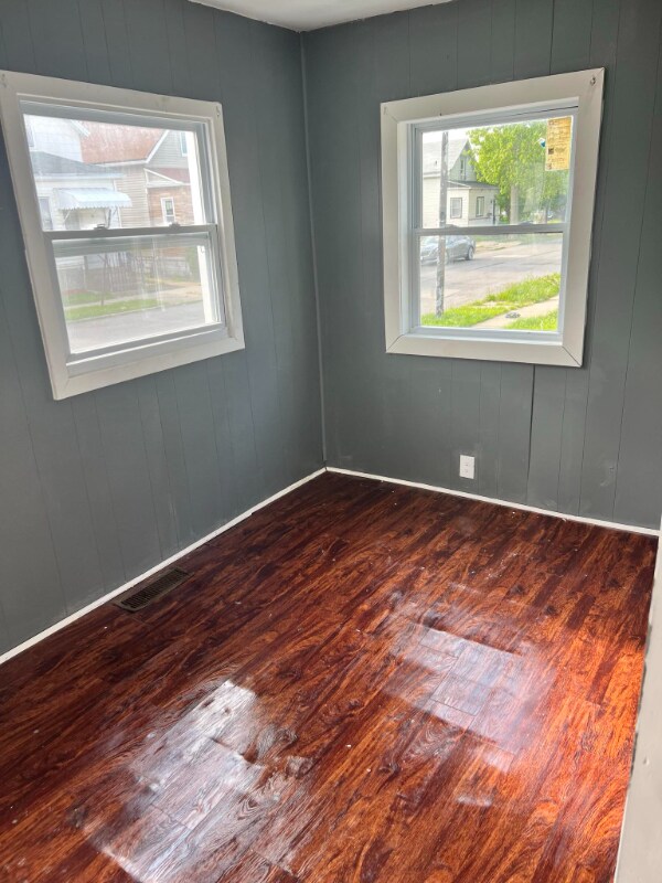 Building Photo - 11 Dupont St