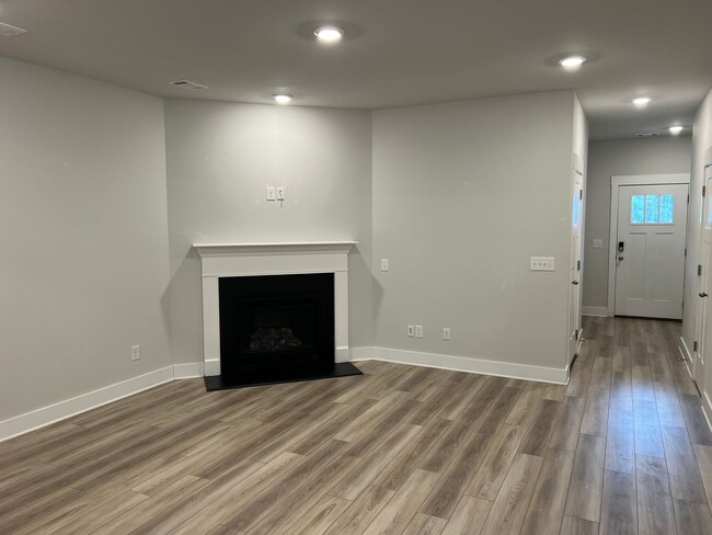 Building Photo - Stunning 3/2 Rental Unit in Prime Simpsonv...