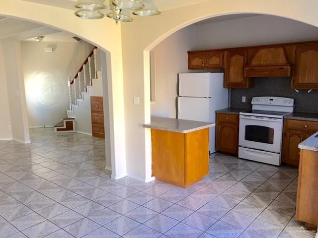 Building Photo - 22 Charleston Dr