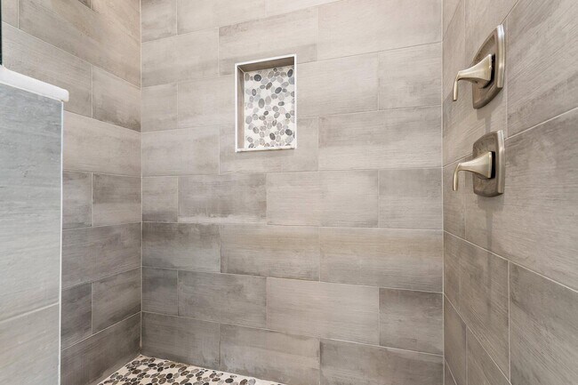 Building Photo - 12955 SW Kanner Hwy