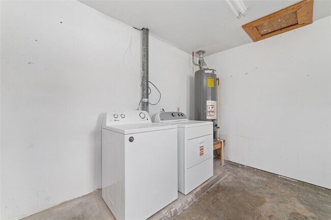 Building Photo - 4118 Donna Lynn Dr