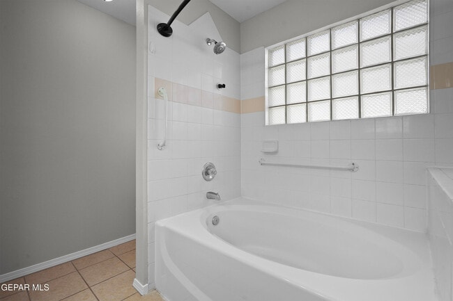 Building Photo - 10039 Paloma Dr