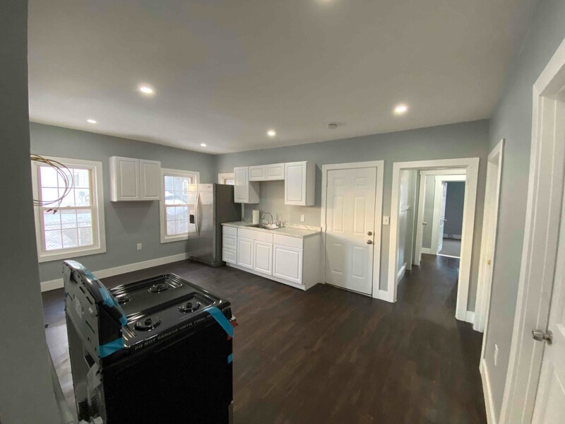 Building Photo - 102 Endicott St