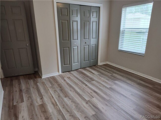 Building Photo - 2905 W Beamwood Dr
