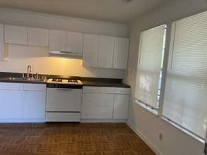 Building Photo - 2020 Plum St