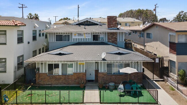 Building Photo - 811 Gardenia Avenue