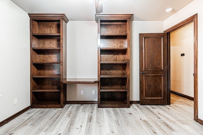 Building Photo - 4 Bed 3 Bath in Edmond!