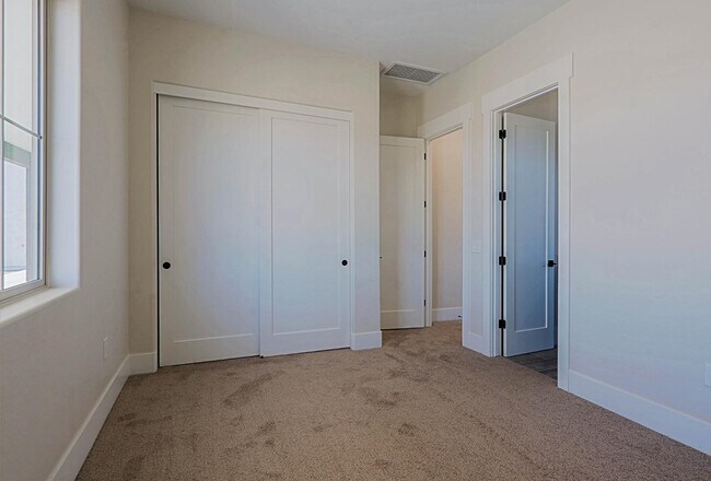 Building Photo - 2351 E Cana Ln