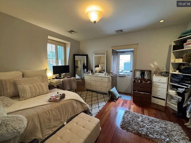 Building Photo - 176 Dorchester St