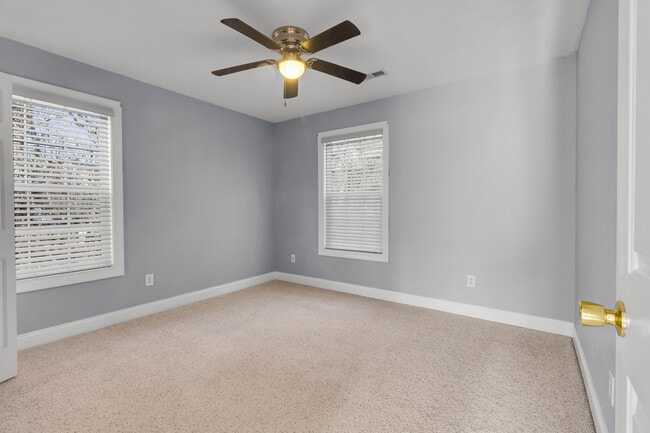 Building Photo - 109 Trinity Dr