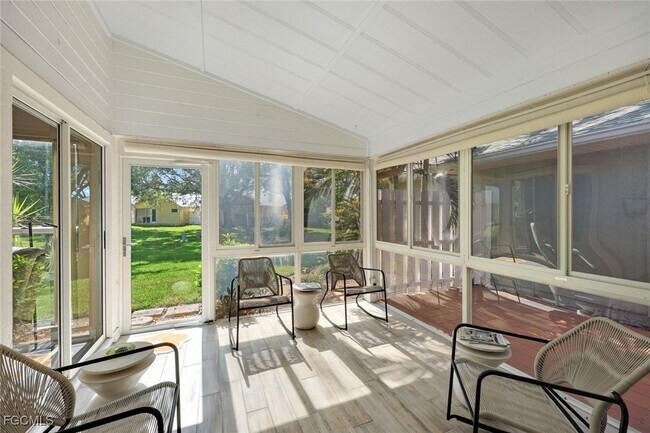 Building Photo - 14871 Crescent Cove Dr